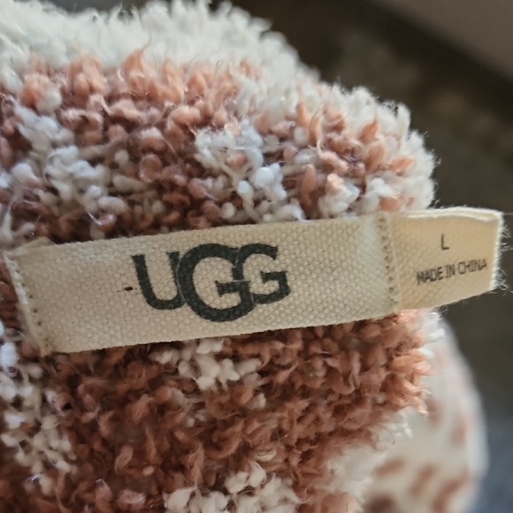 UGG Cecilia Cream Brown Leopard V-Neck Sweater Cozy Winter Street Chic - Picture 5 of 7
